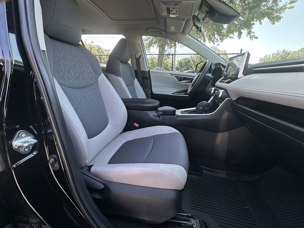 Thumbnail: 2023 Toyota RAV4 - 19