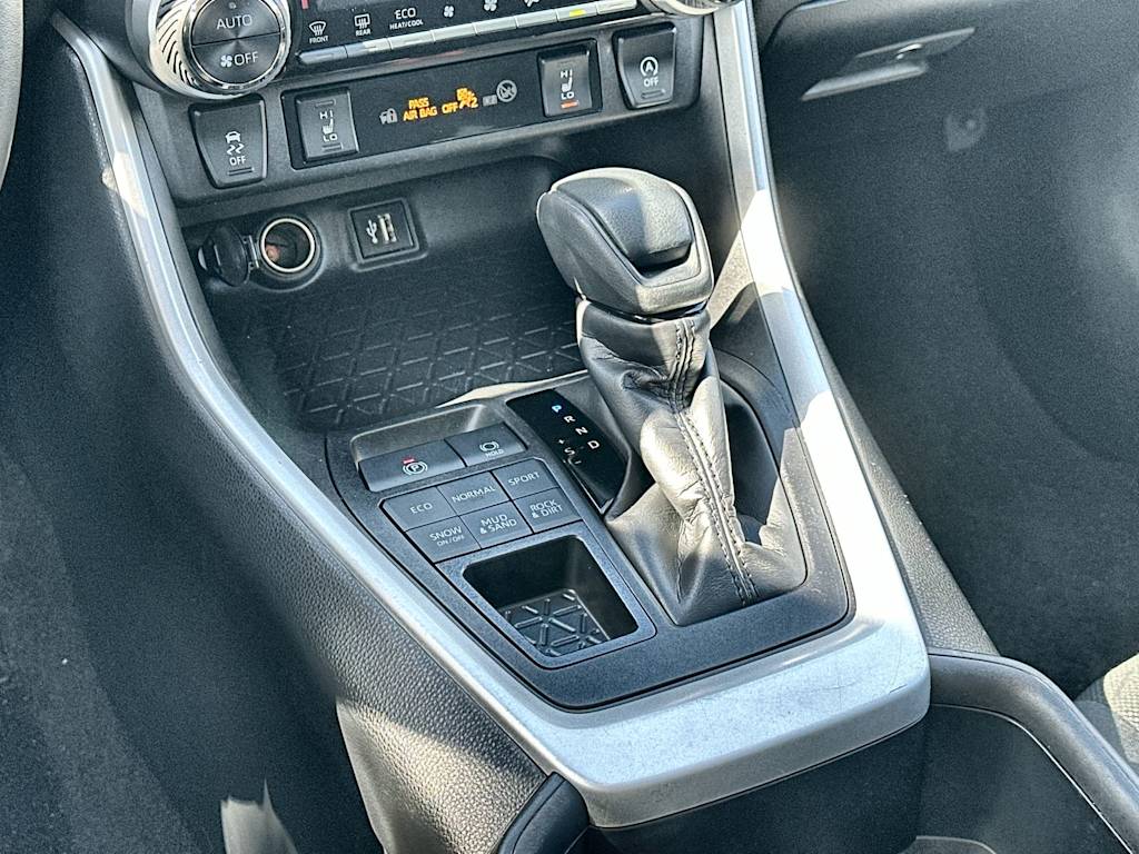 Thumbnail: 2024 Toyota RAV4 - 14
