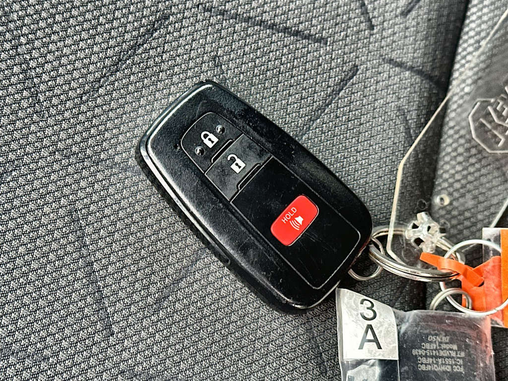 Thumbnail: 2021 Toyota RAV4 - 17