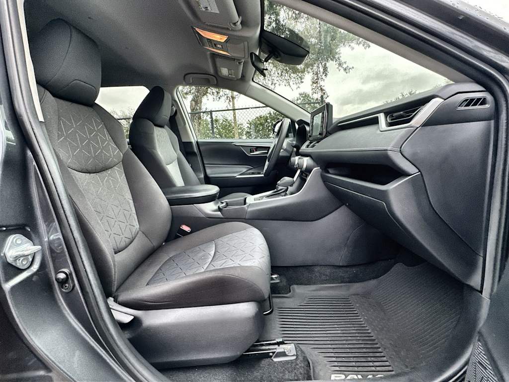 Thumbnail: 2021 Toyota RAV4 - 20