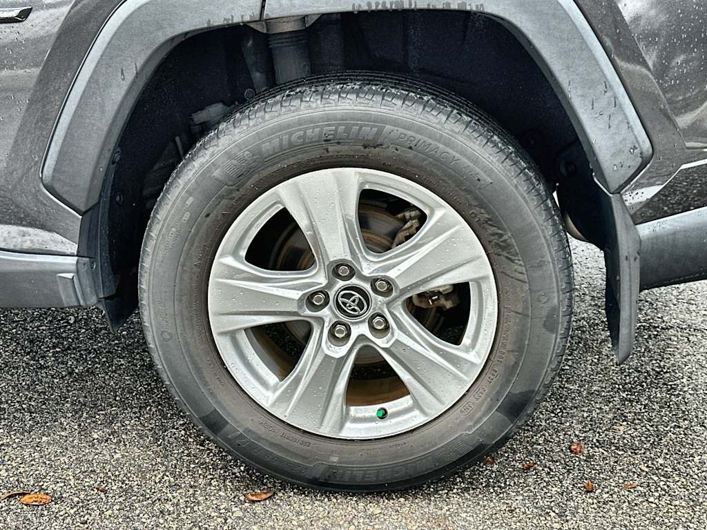 Thumbnail: 2021 Toyota RAV4 - 8