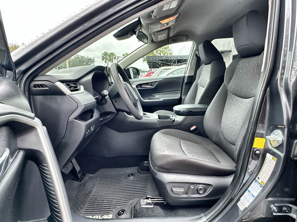 Thumbnail: 2021 Toyota RAV4 - 12