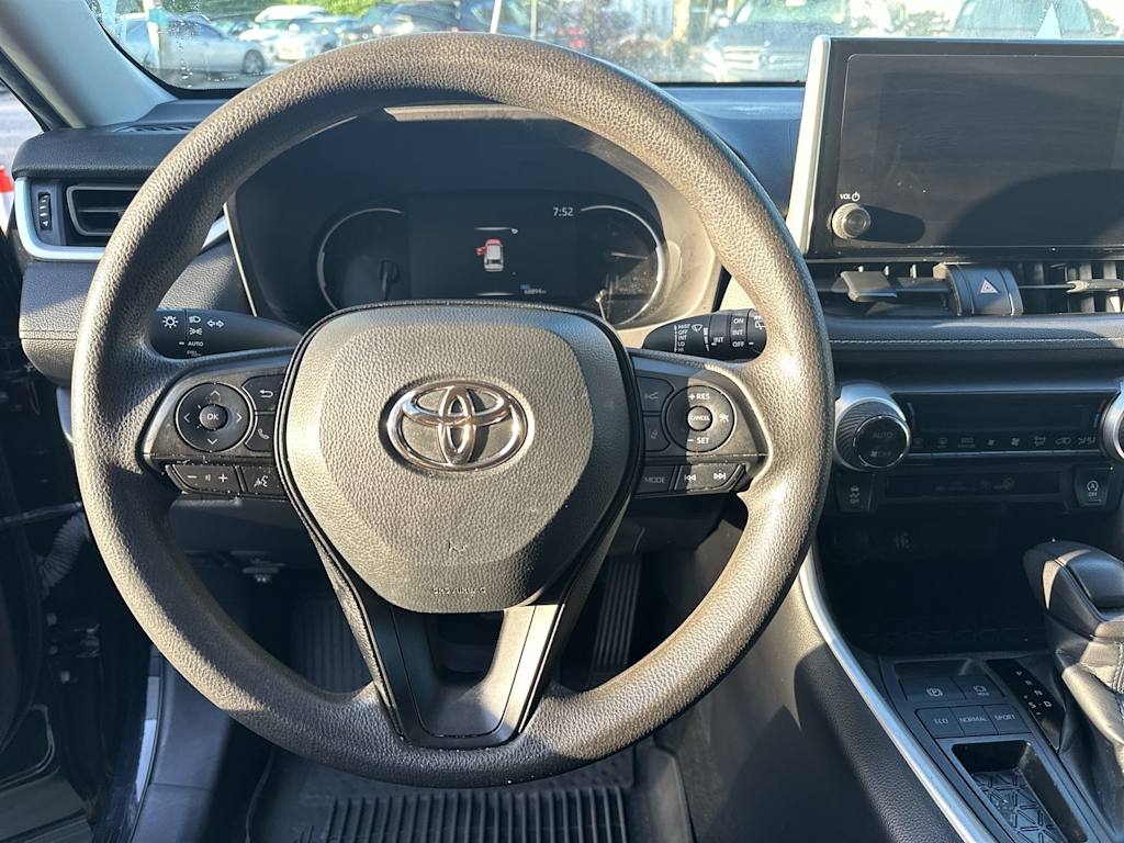Thumbnail: 2023 Toyota RAV4 - 8