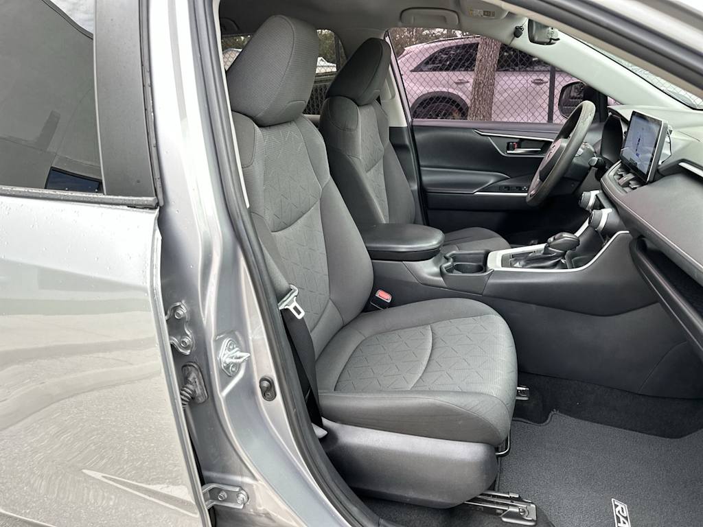 Thumbnail: 2021 Toyota RAV4 - 20