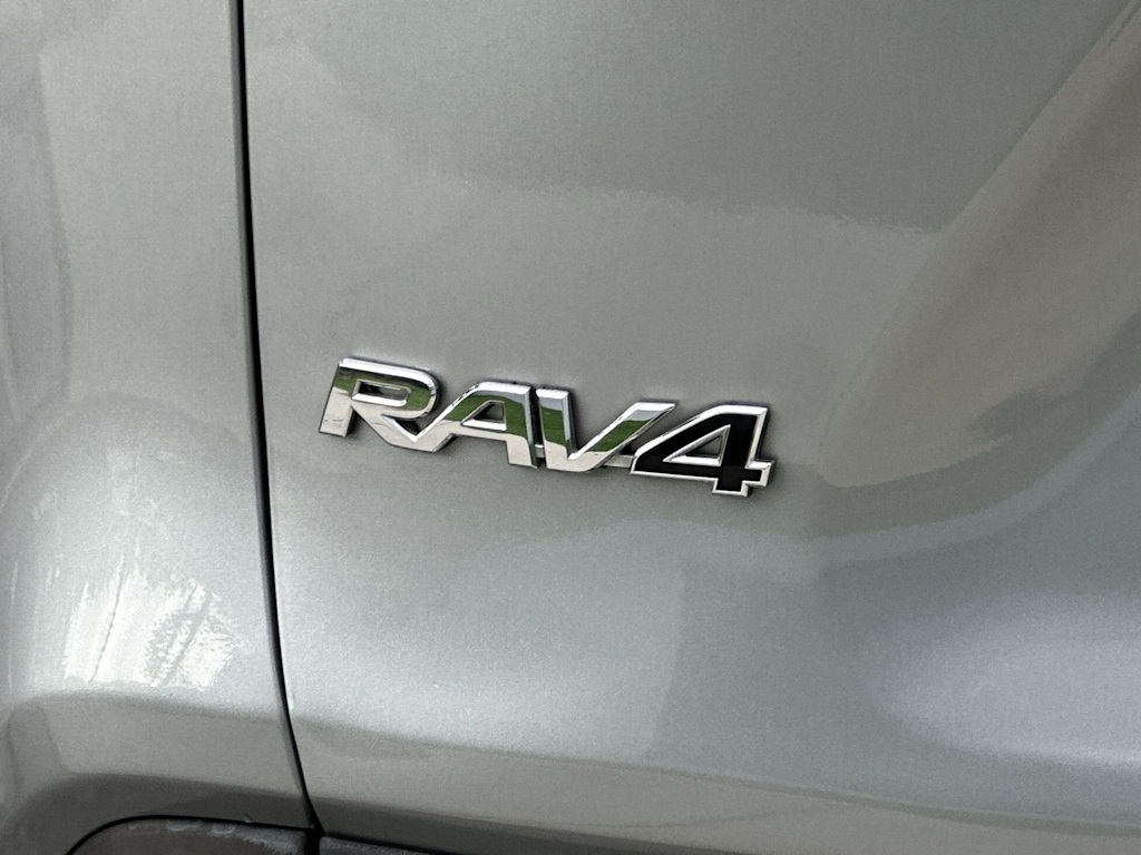 Thumbnail: 2021 Toyota RAV4 - 7
