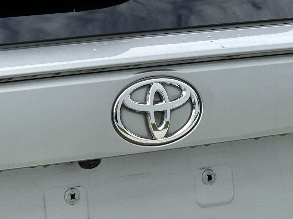 Thumbnail: 2021 Toyota RAV4 - 23