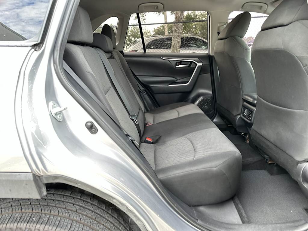 Thumbnail: 2021 Toyota RAV4 - 25