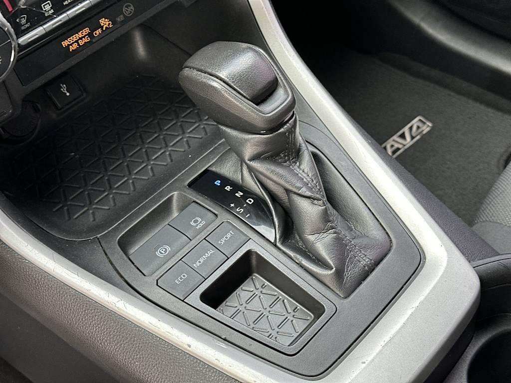 Thumbnail: 2021 Toyota RAV4 - 14