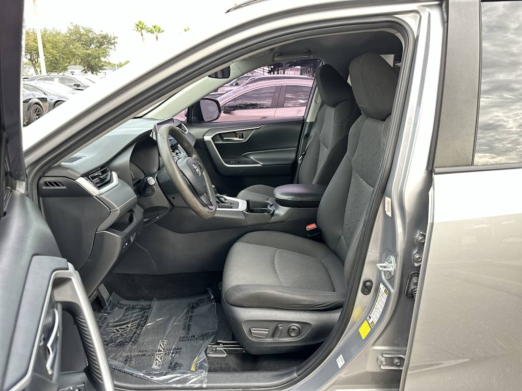 Thumbnail: 2021 Toyota RAV4 - 10