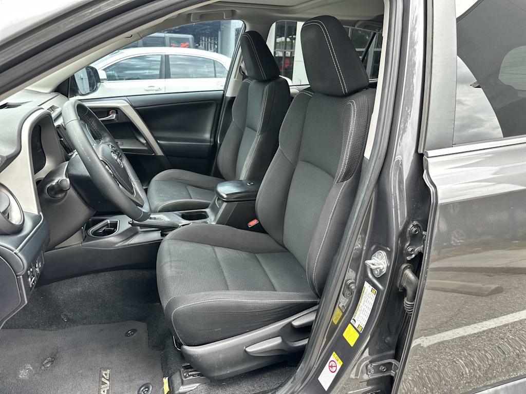 Thumbnail: 2018 Toyota RAV4 - 11
