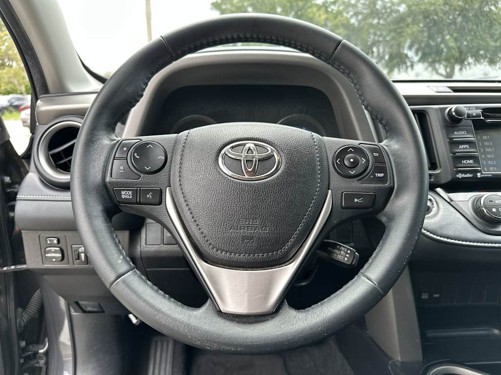 Thumbnail: 2018 Toyota RAV4 - 9