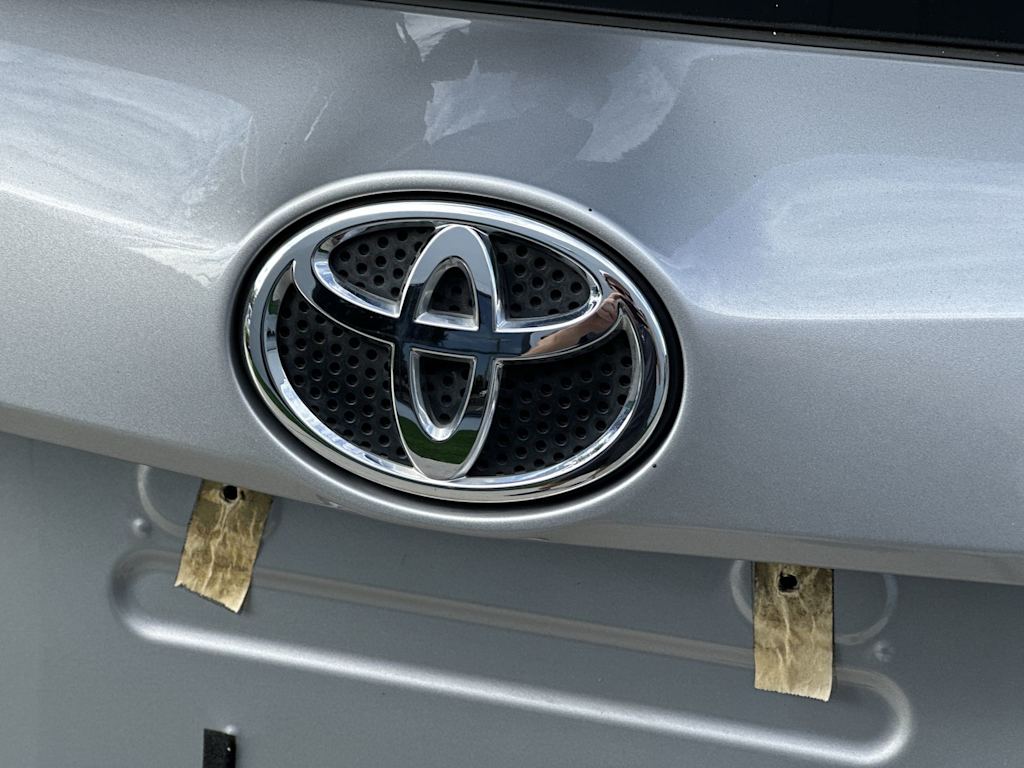 Thumbnail: 2018 Toyota RAV4 - 23