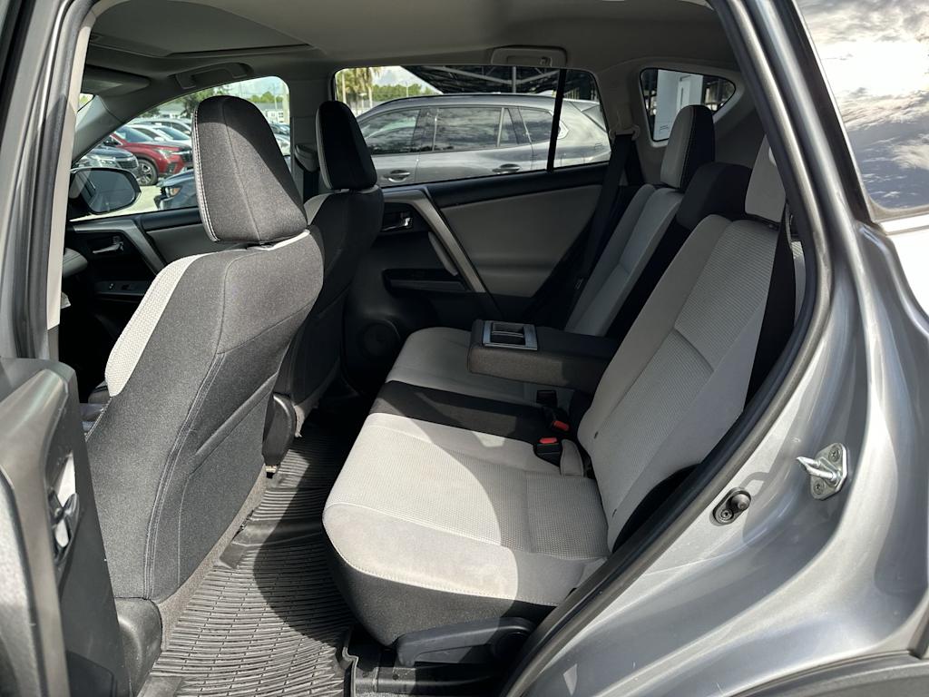Thumbnail: 2018 Toyota RAV4 - 12