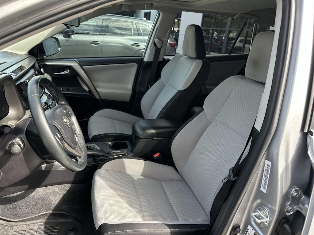 Thumbnail: 2018 Toyota RAV4 - 11