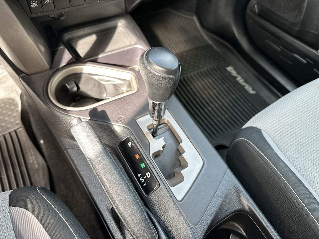 Thumbnail: 2018 Toyota RAV4 - 26