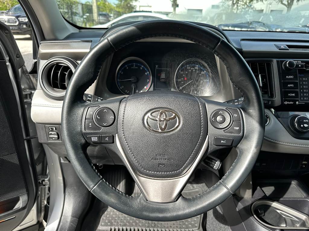Thumbnail: 2018 Toyota RAV4 - 9
