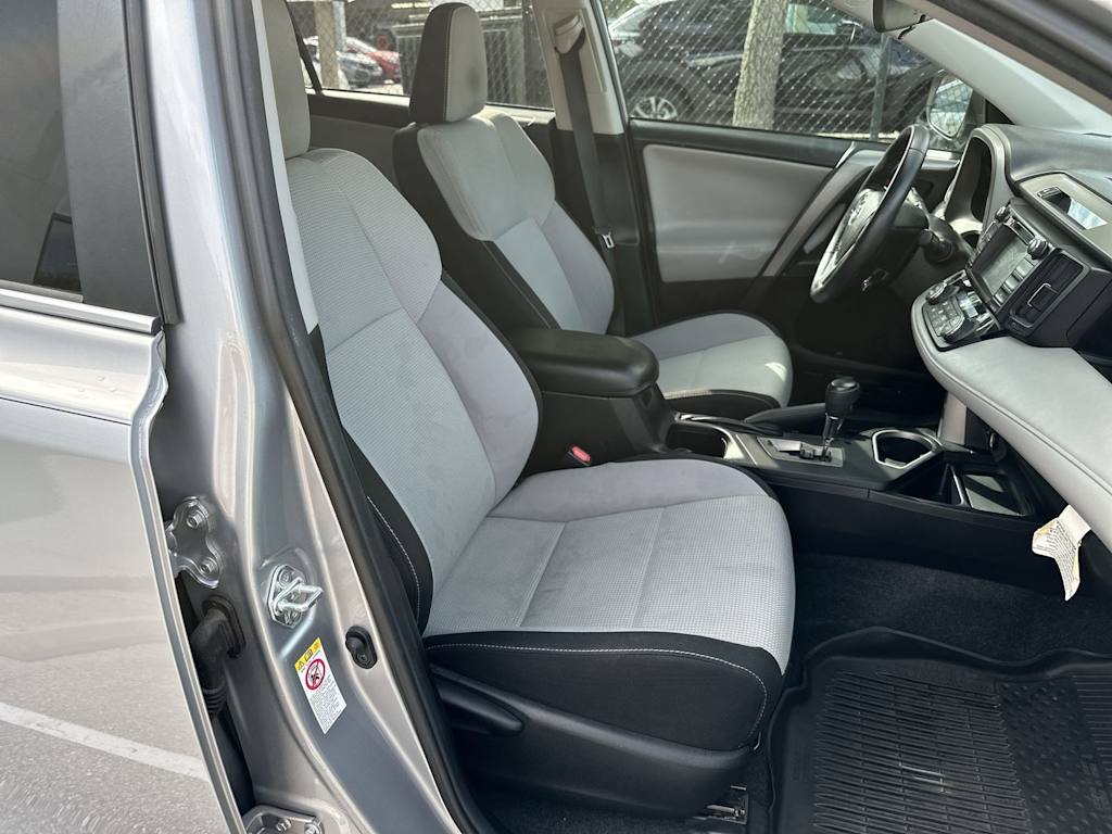 Thumbnail: 2018 Toyota RAV4 - 20