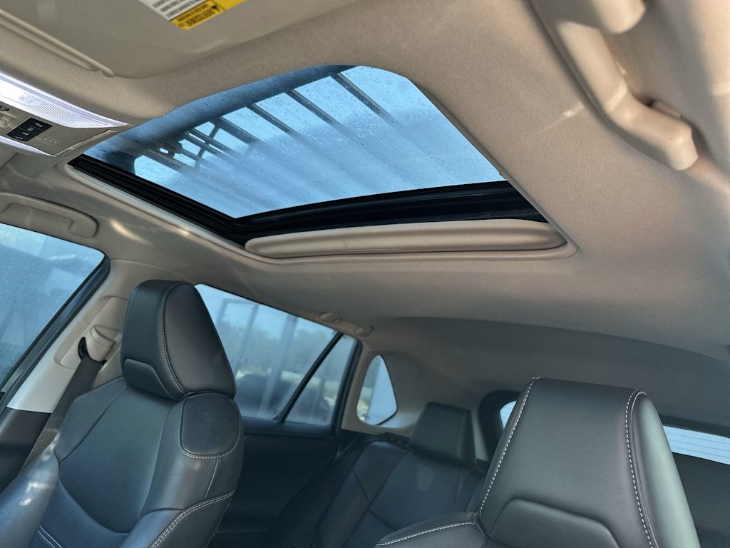 Thumbnail: 2020 Toyota RAV4 - 28