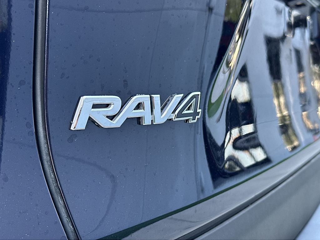 Thumbnail: 2020 Toyota RAV4 - 6