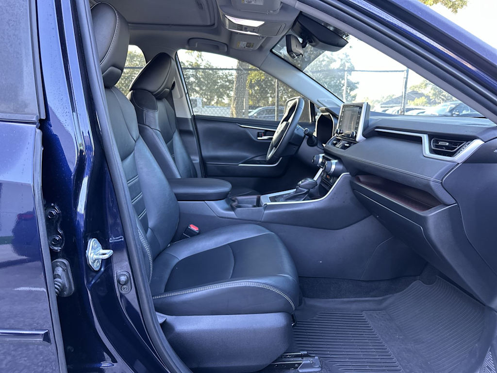 Thumbnail: 2020 Toyota RAV4 - 20