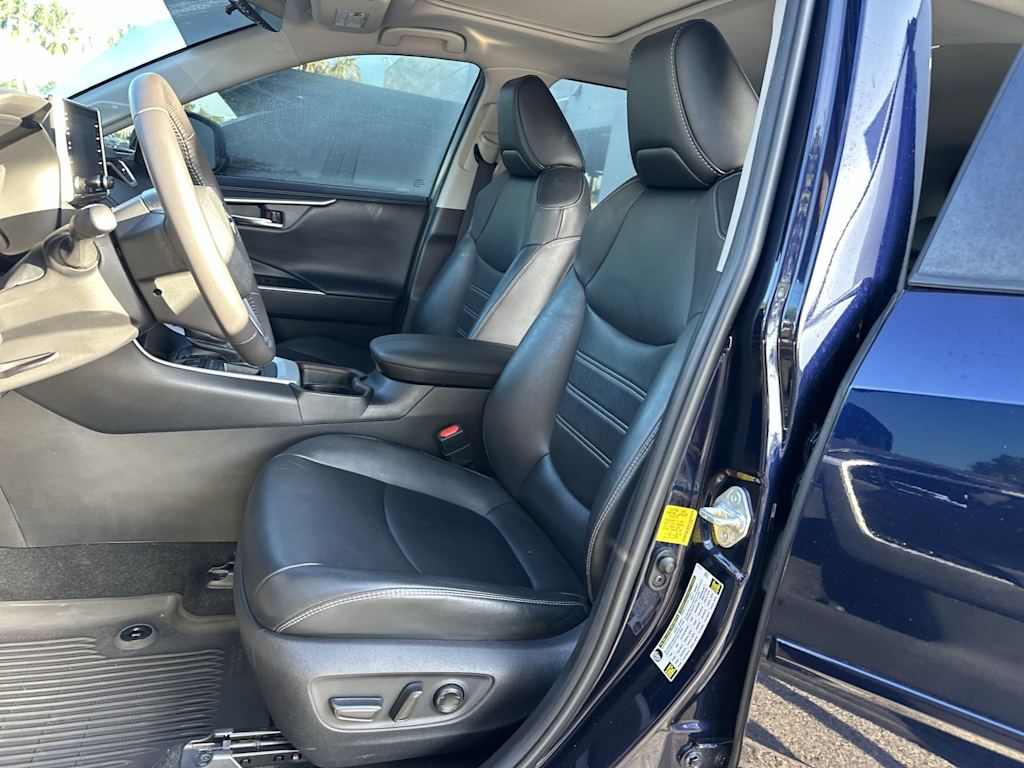 Thumbnail: 2020 Toyota RAV4 - 11