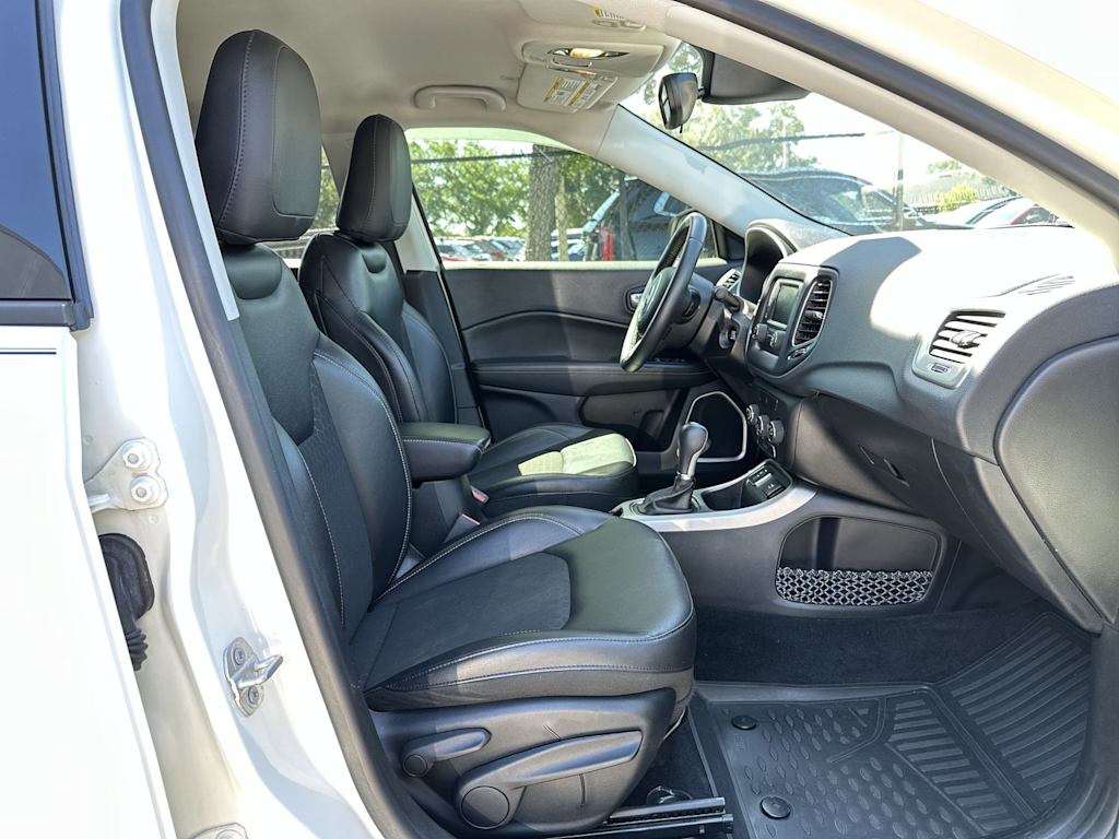 Thumbnail: 2018 Jeep Compass - 20