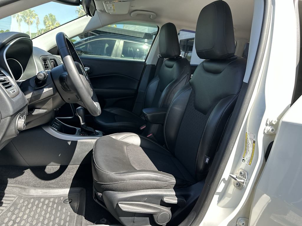 Thumbnail: 2018 Jeep Compass - 11