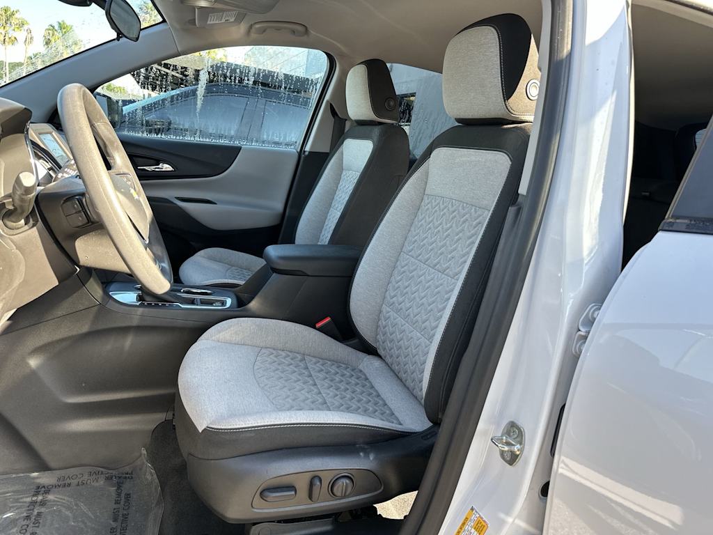 Thumbnail: 2023 Chevrolet Equinox - 10