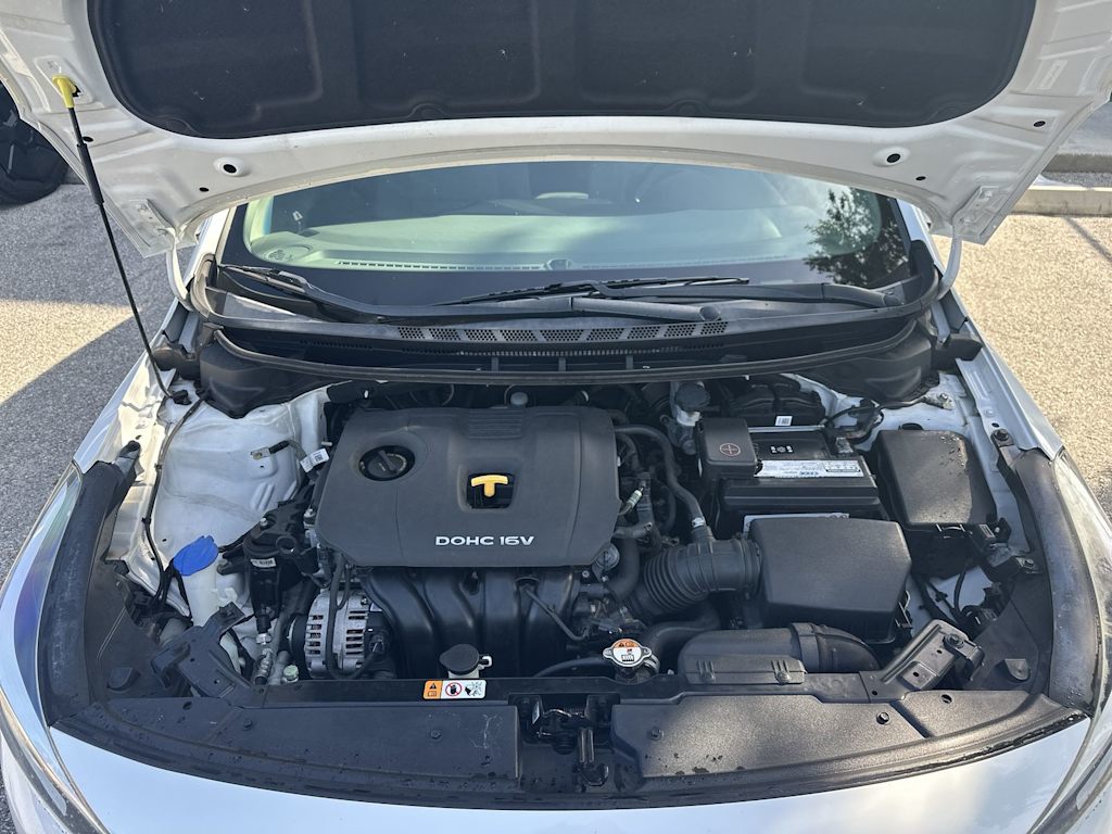 Thumbnail: 2017 Kia Forte - 9