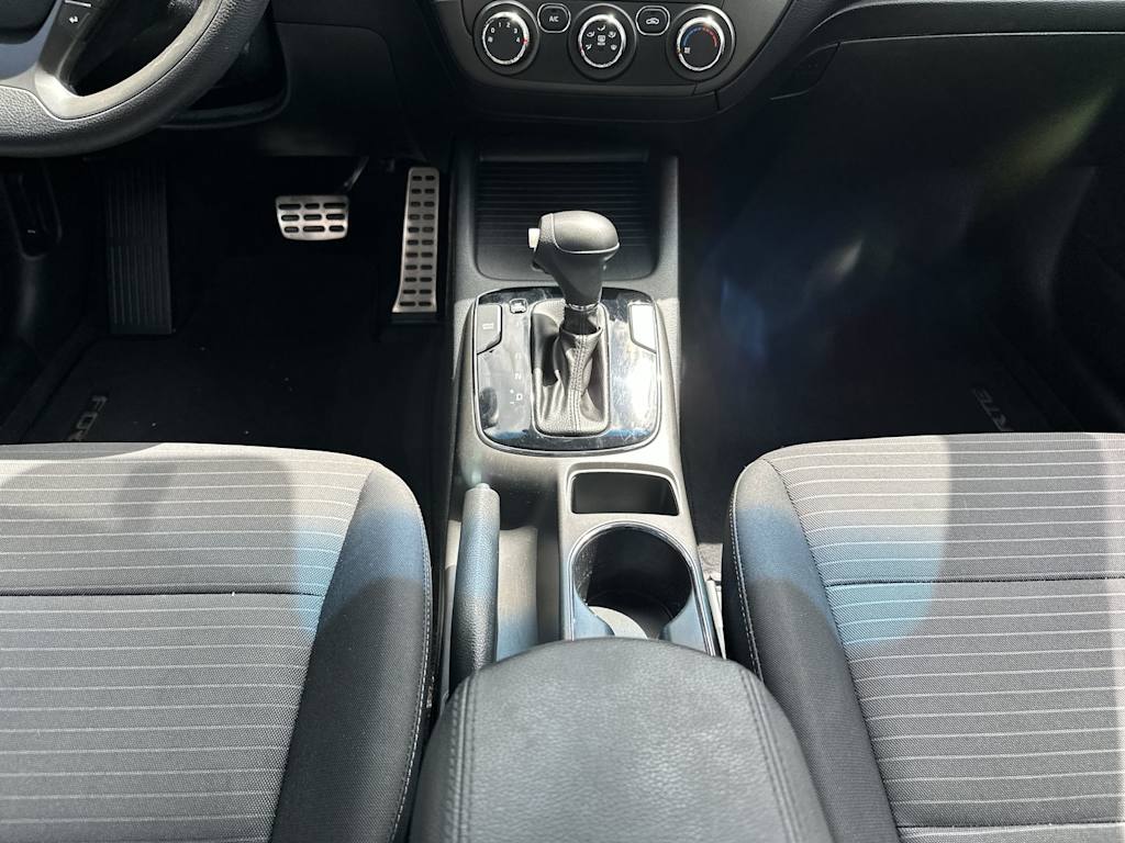 Thumbnail: 2018 Kia Forte - 15
