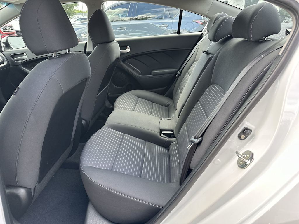 Thumbnail: 2018 Kia Forte - 13