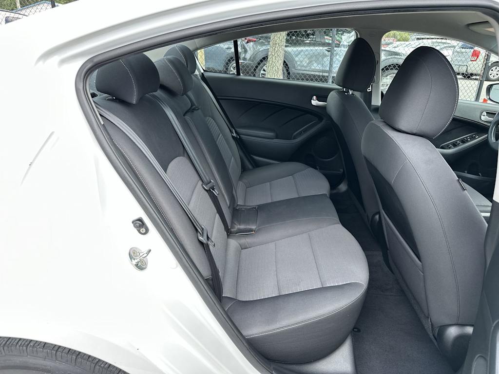 Thumbnail: 2018 Kia Forte - 25