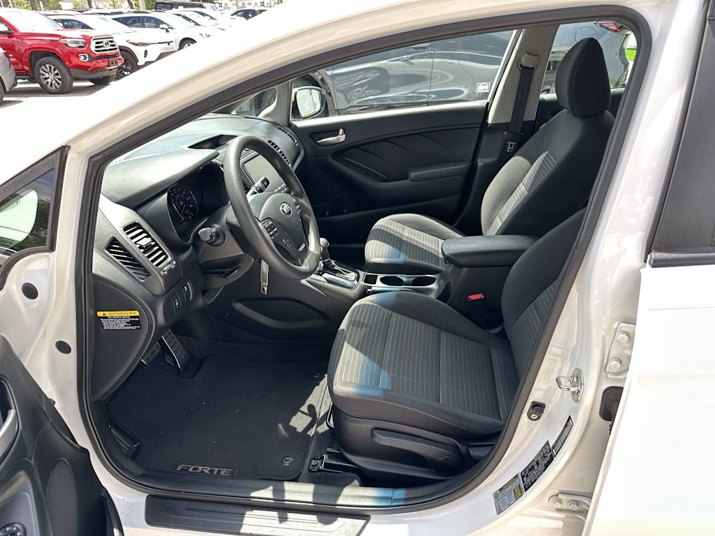 Thumbnail: 2018 Kia Forte - 11