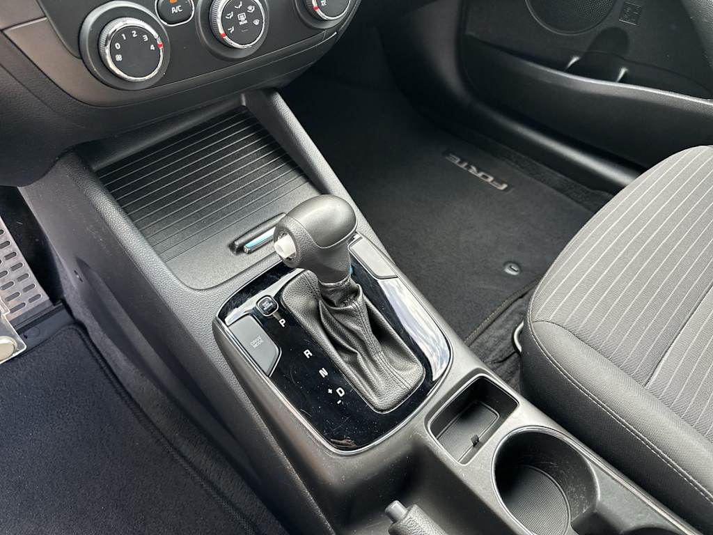 Thumbnail: 2018 Kia Forte - 26