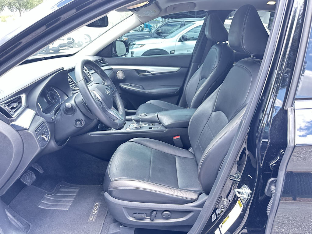 Thumbnail: 2021 INFINITI QX50 - 11