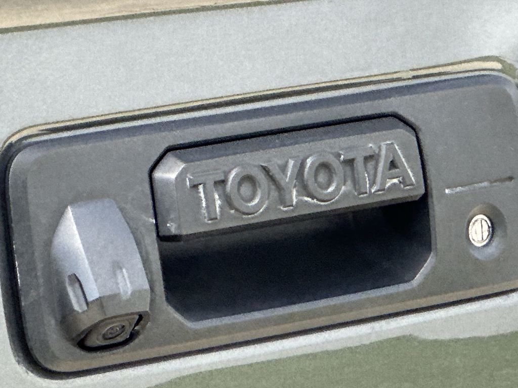 Thumbnail: 2021 Toyota Tacoma - 17