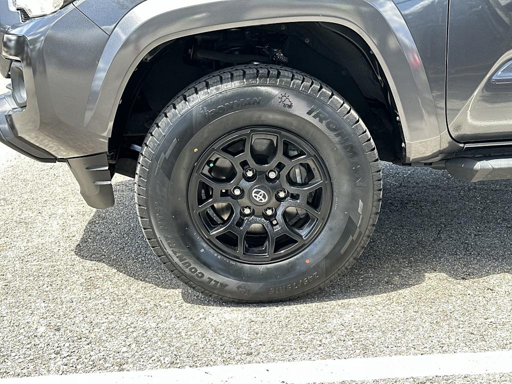 Thumbnail: 2021 Toyota Tacoma - 8