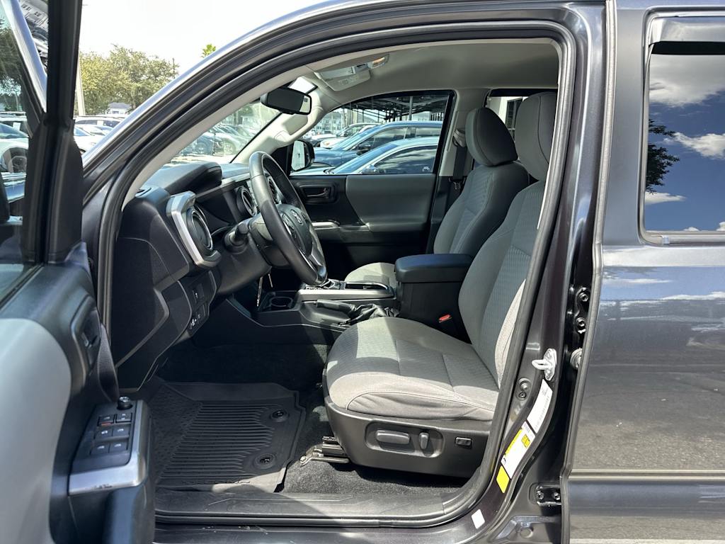 Thumbnail: 2021 Toyota Tacoma - 10