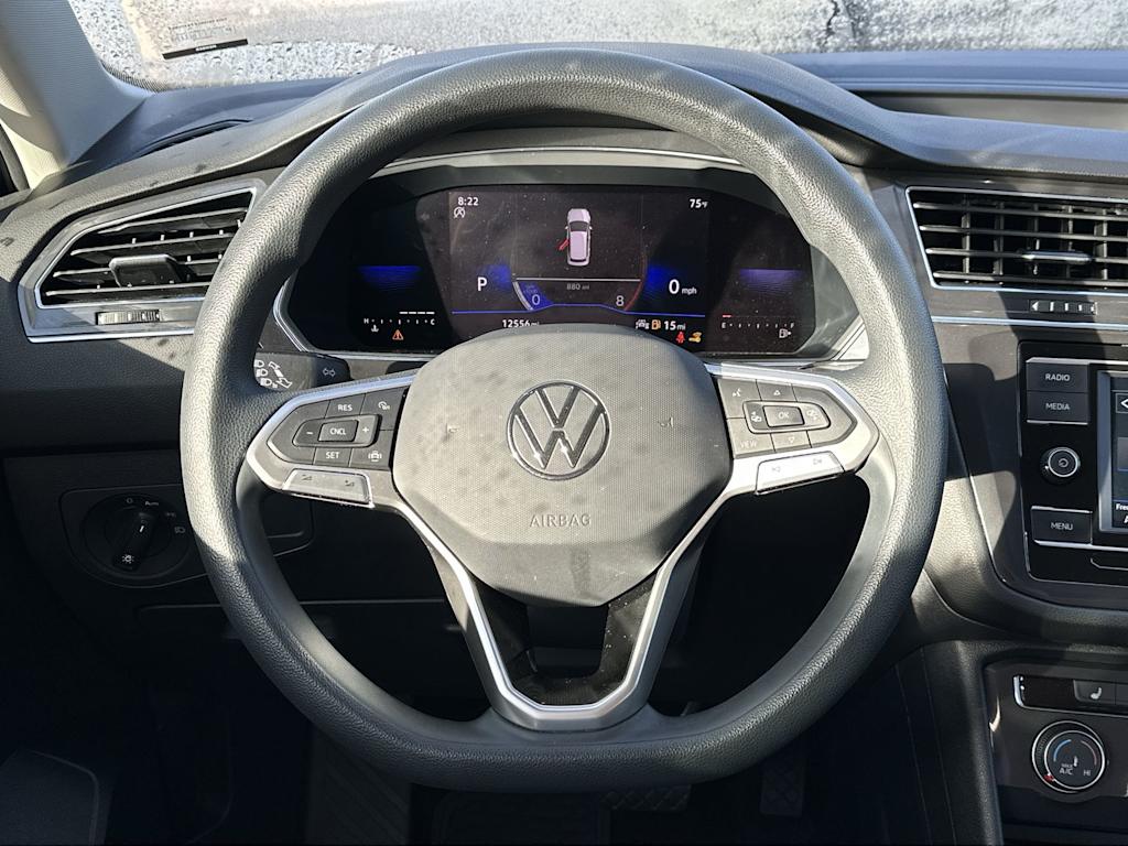 Thumbnail: 2022 Volkswagen Tiguan - 10