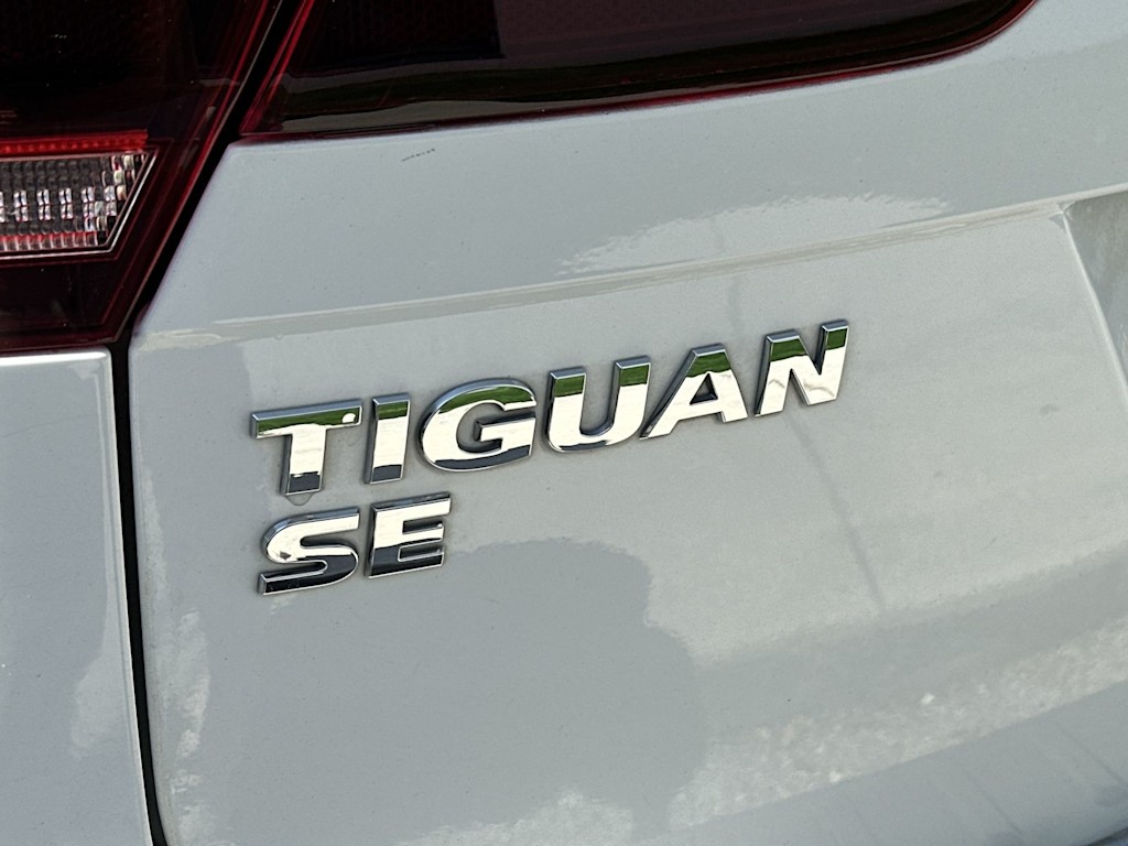Thumbnail: 2021 Volkswagen Tiguan - 7