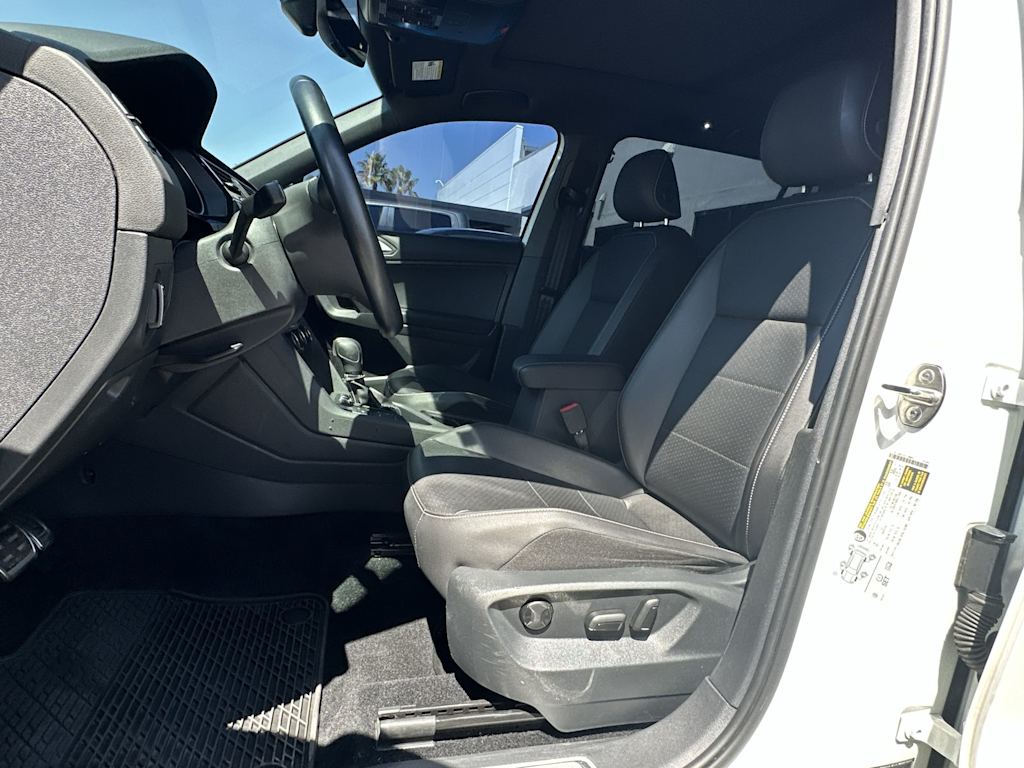 Thumbnail: 2021 Volkswagen Tiguan - 12