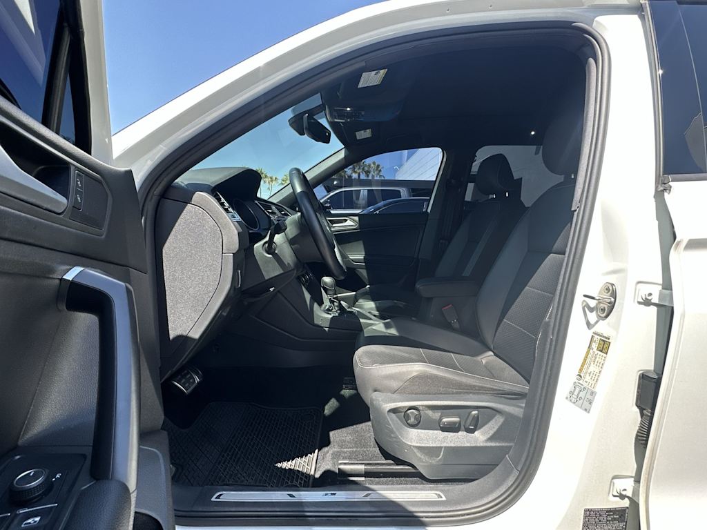 Thumbnail: 2021 Volkswagen Tiguan - 11