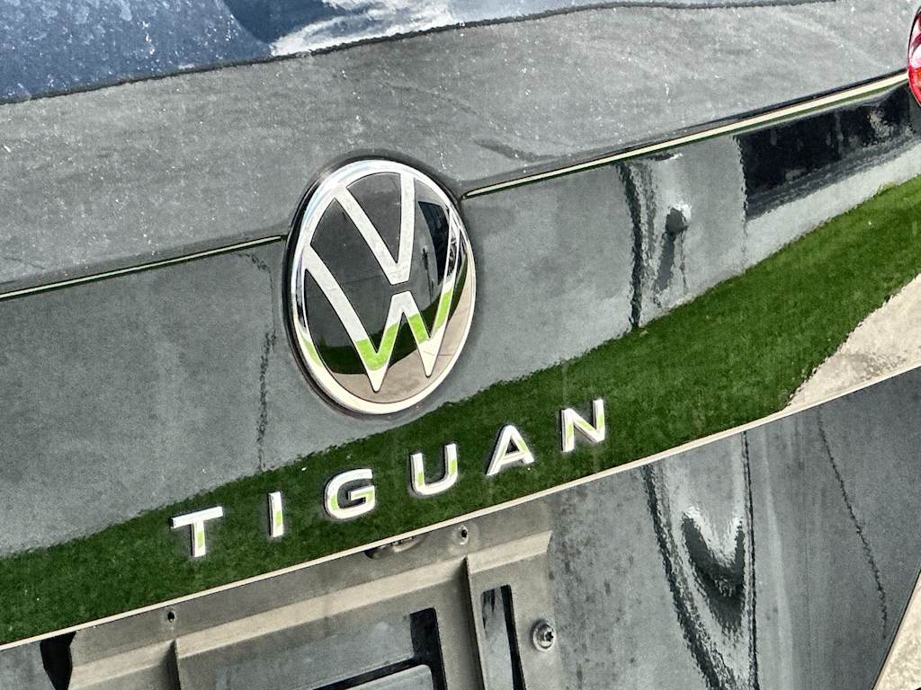 Thumbnail: 2024 Volkswagen Tiguan - 6