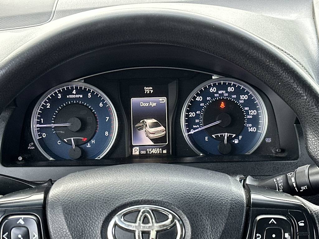 Thumbnail: 2016 Toyota Camry - 15