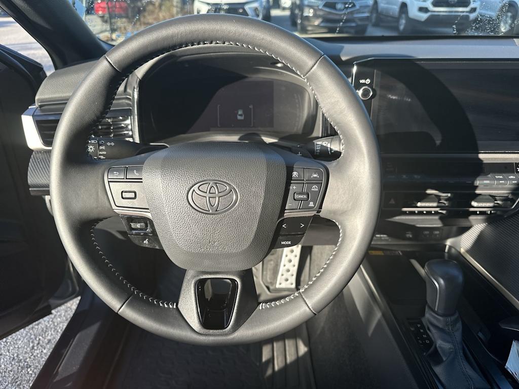 Thumbnail: 2025 Toyota Camry - 9