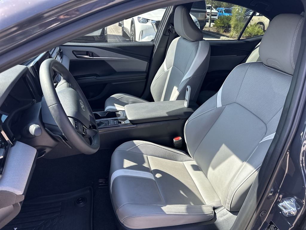 Thumbnail: 2025 Toyota Camry - 8