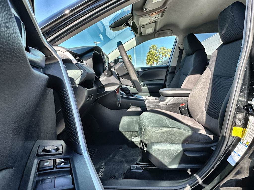 Thumbnail: 2021 Toyota RAV4 - 11