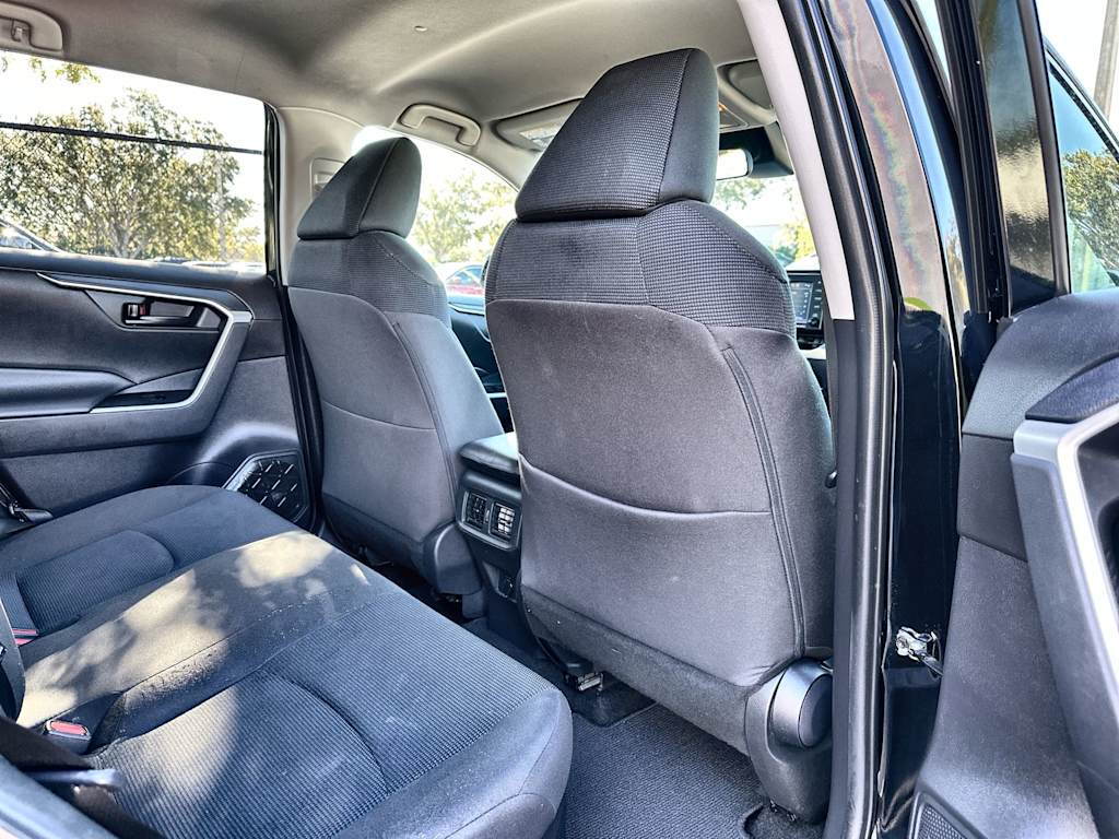 Thumbnail: 2021 Toyota RAV4 - 25