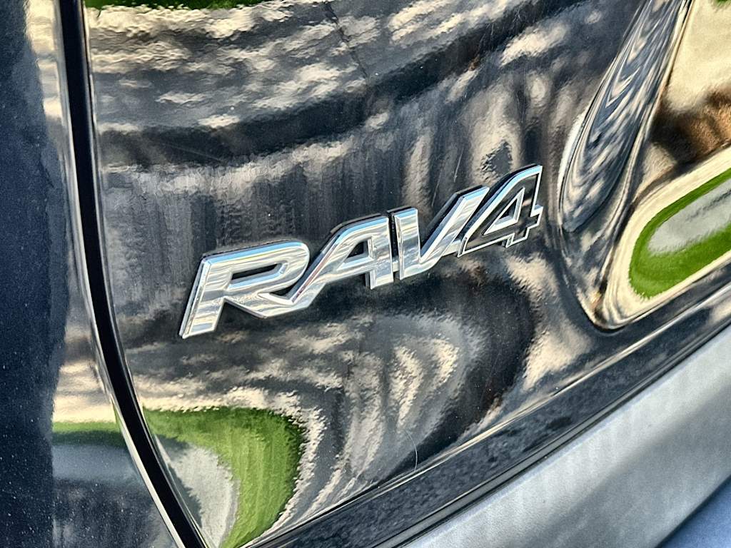 Thumbnail: 2021 Toyota RAV4 - 7