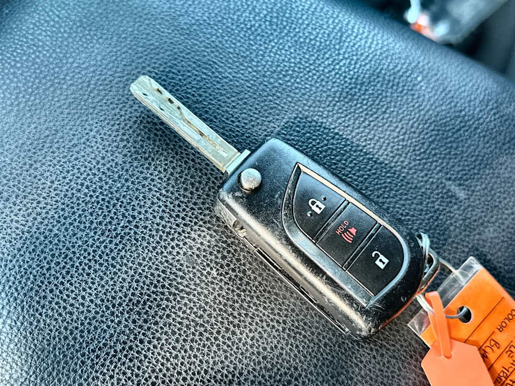 Thumbnail: 2021 Toyota RAV4 - 18